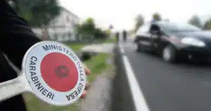 Cane antidroga scopre cocaina: 69 dosi in un appartamento. Sessantenne ai domiciliari.