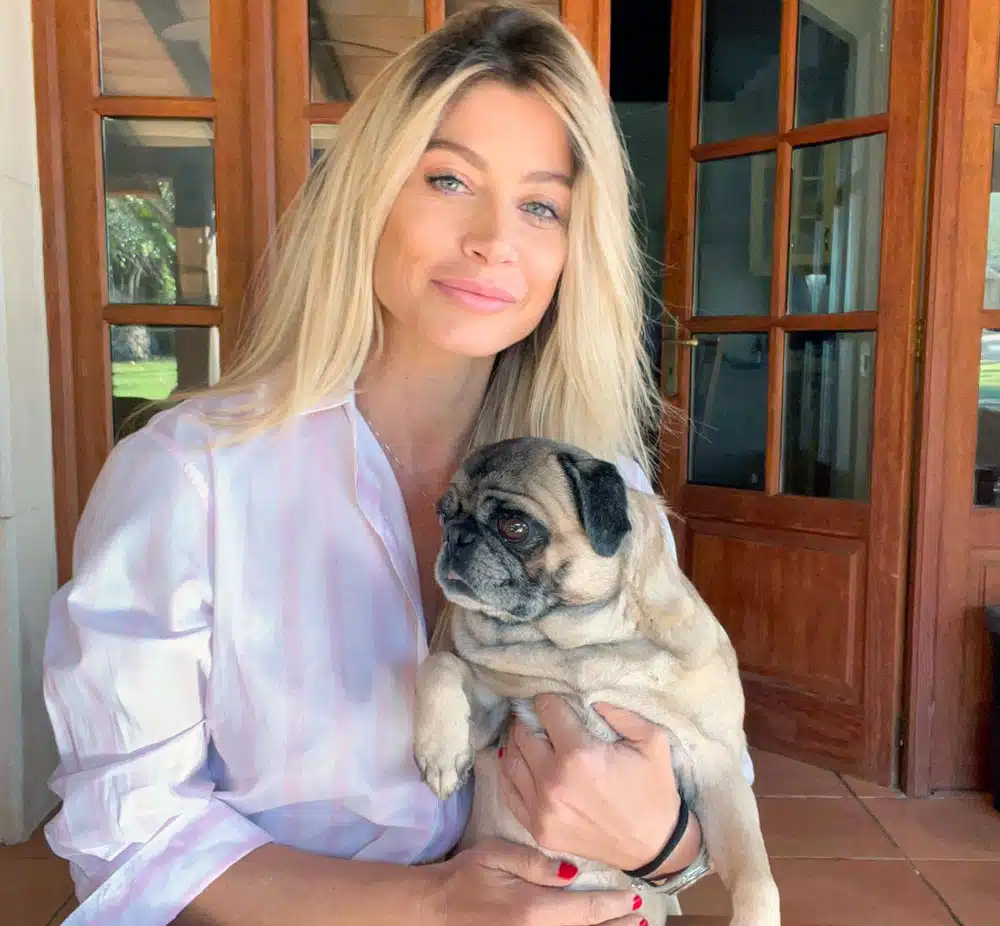 Maddalena Corvaglia e il cane Stella: “Ci ha guardate, si è fatta spazio tra gli altri cuccioli e ci ha scelte”