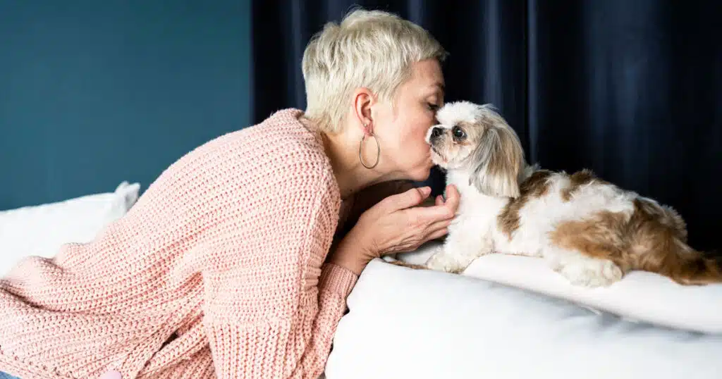 Invecchiamento femminile: vivere con il cane lo rallenta?