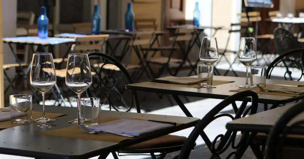 Cocaina in ristorante ai Castelli Romani: il fiuto dei cani antidroga smaschera i responsabili