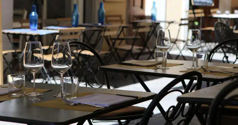 Cocaina in ristorante ai Castelli Romani: il fiuto dei cani antidroga smaschera i responsabili